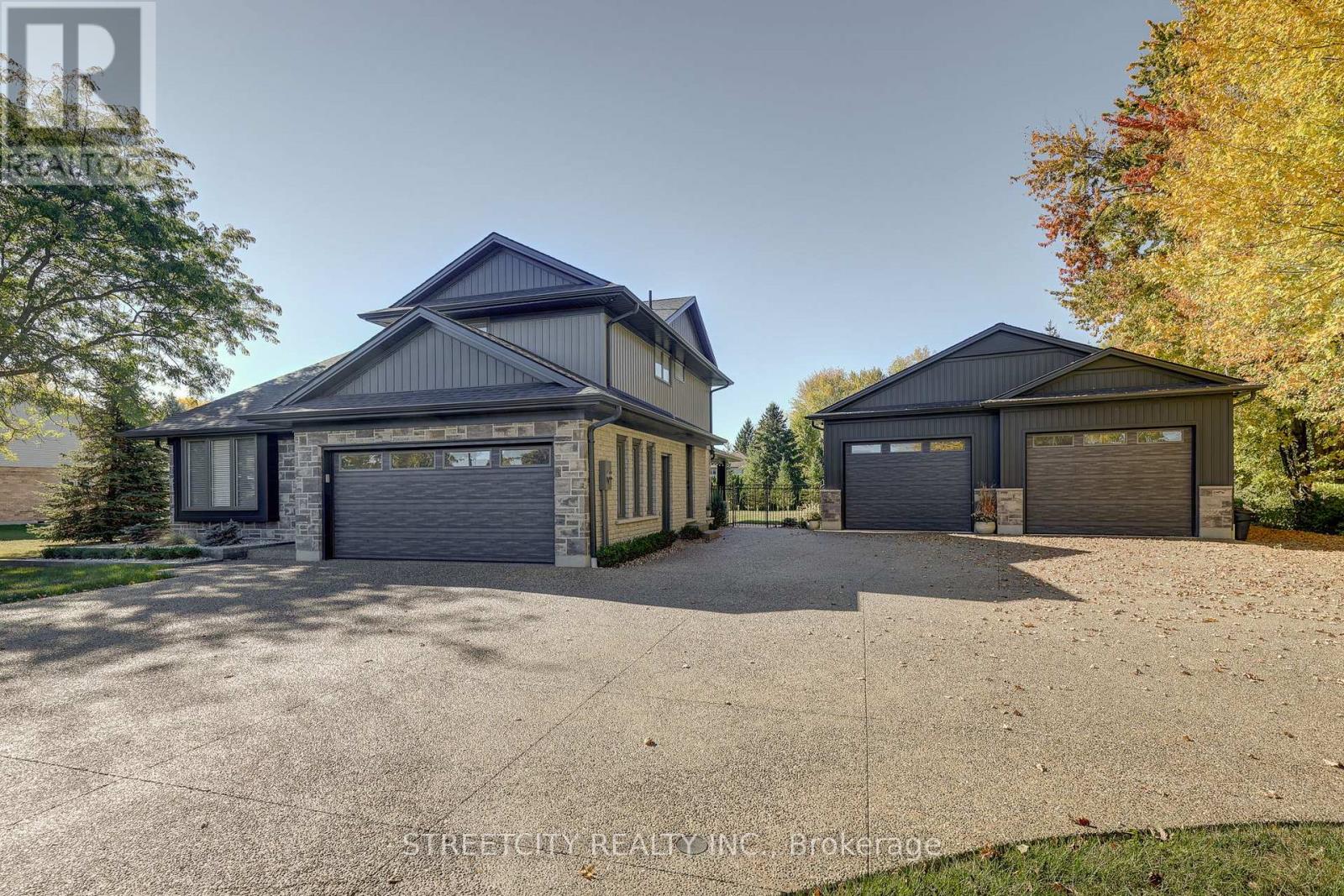 10425 Talbotville Gore Road, Southwold, Ontario  N0L 2K0 - Photo 50 - X12464937
