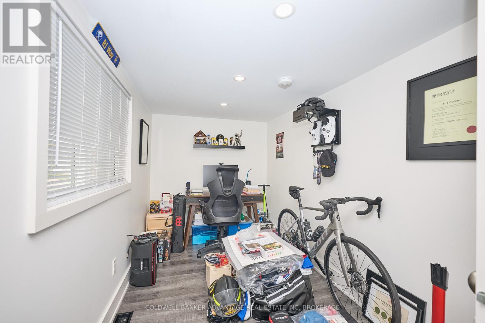 71 Deere Street, Welland, Ontario  L3B 2L7 - Photo 12 - X12464893