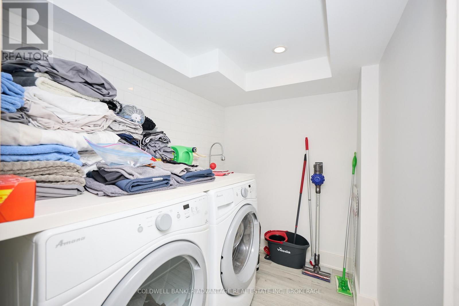 71 Deere Street, Welland, Ontario  L3B 2L7 - Photo 15 - X12464893