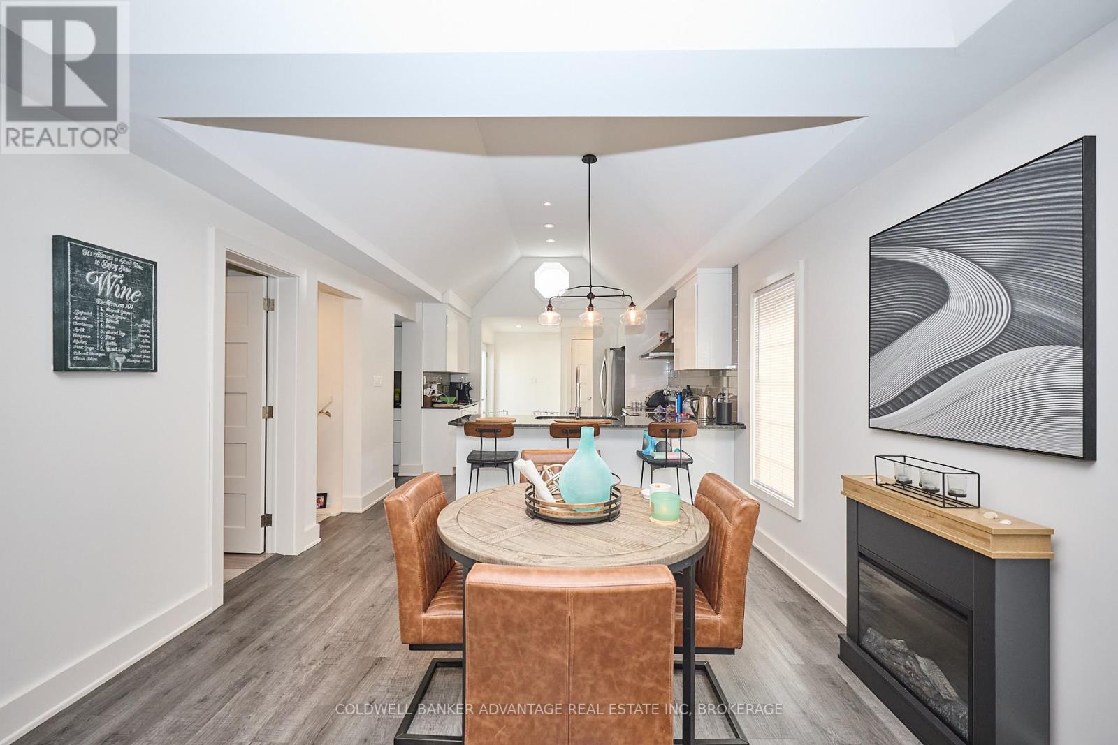 71 Deere Street, Welland, Ontario  L3B 2L7 - Photo 2 - X12464893