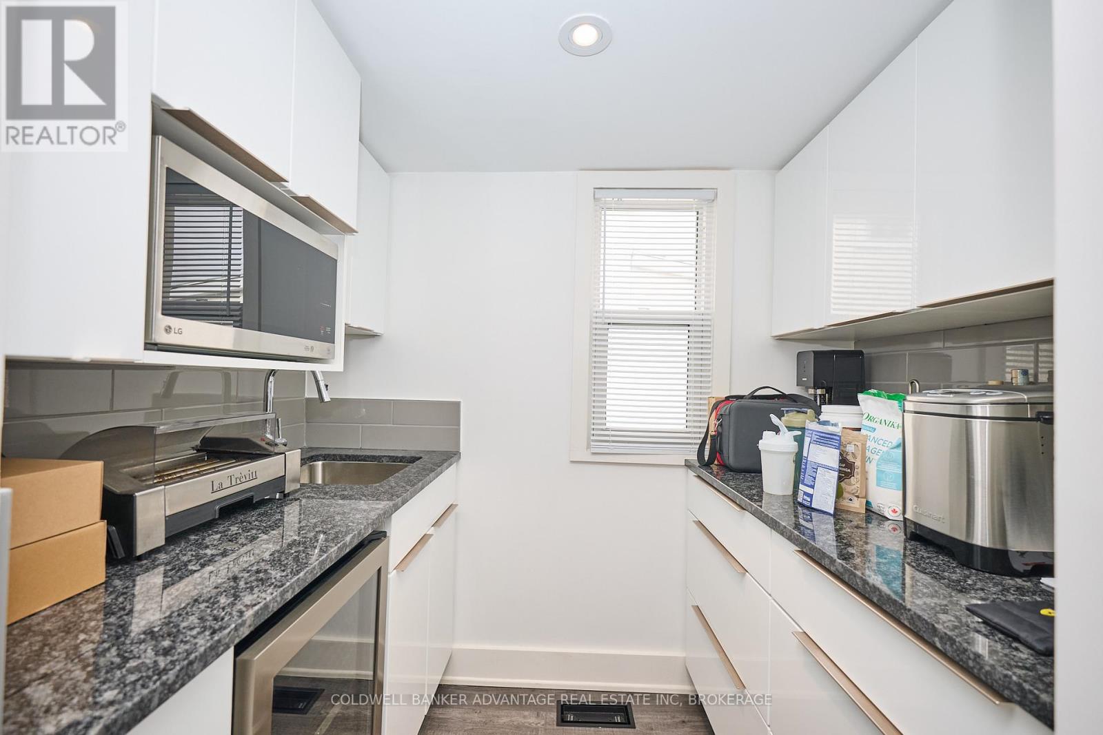 71 Deere Street, Welland, Ontario  L3B 2L7 - Photo 7 - X12464893