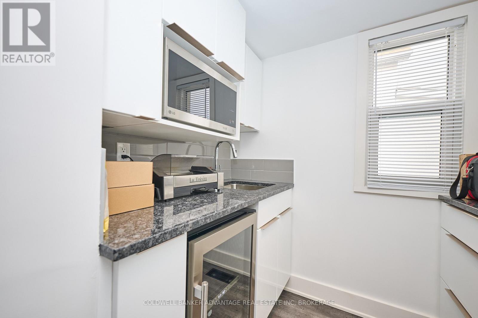 71 Deere Street, Welland, Ontario  L3B 2L7 - Photo 8 - X12464893