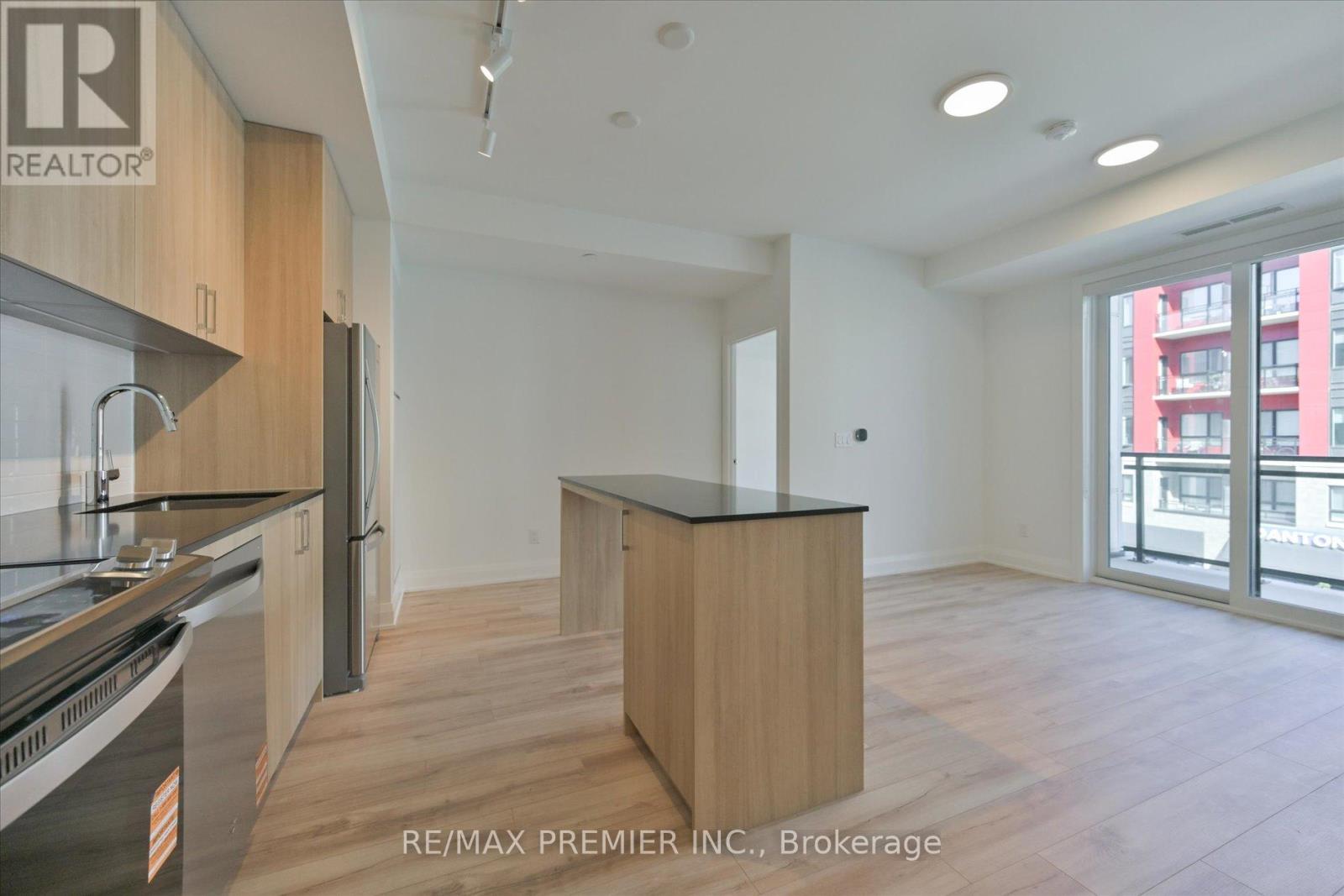 324 - 3250 Carding Mill Trail, Oakville, Ontario  L6M 1L3 - Photo 10 - W12457870