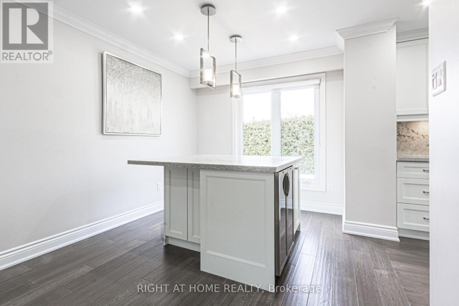 1388 Highgate Court, Oakville, Ontario  L6H 2V4 - Photo 13 - W12464836