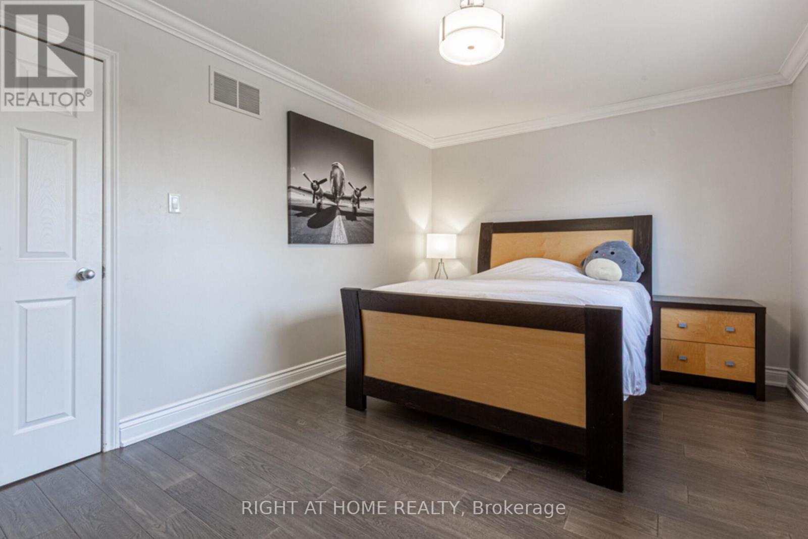1388 Highgate Court, Oakville, Ontario  L6H 2V4 - Photo 35 - W12464836