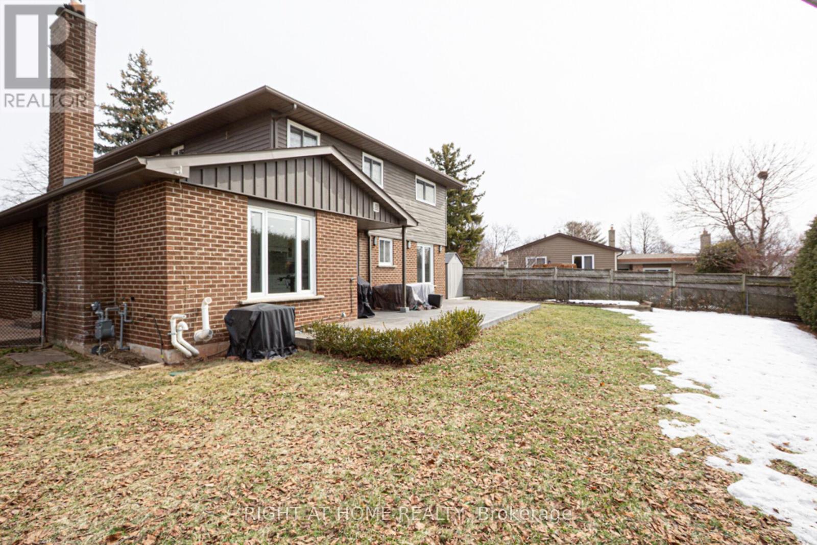 1388 Highgate Court, Oakville, Ontario  L6H 2V4 - Photo 46 - W12464836