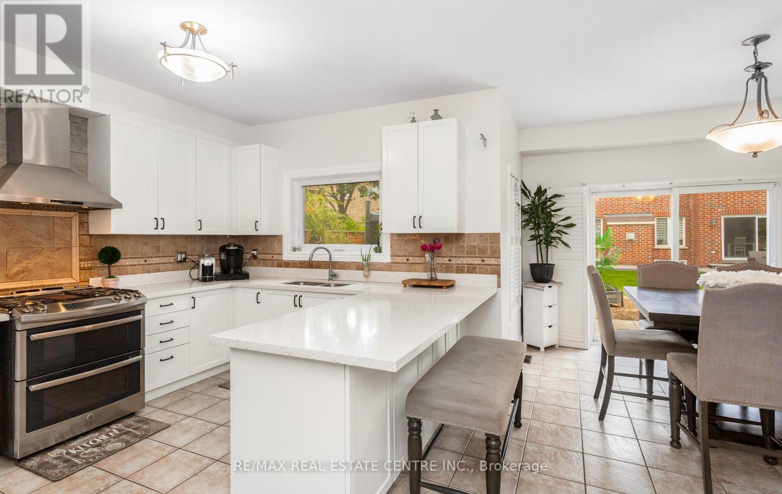 26 Saint Hubert Drive, Brampton, Ontario  L6P 1V7 - Photo 18 - W12464869