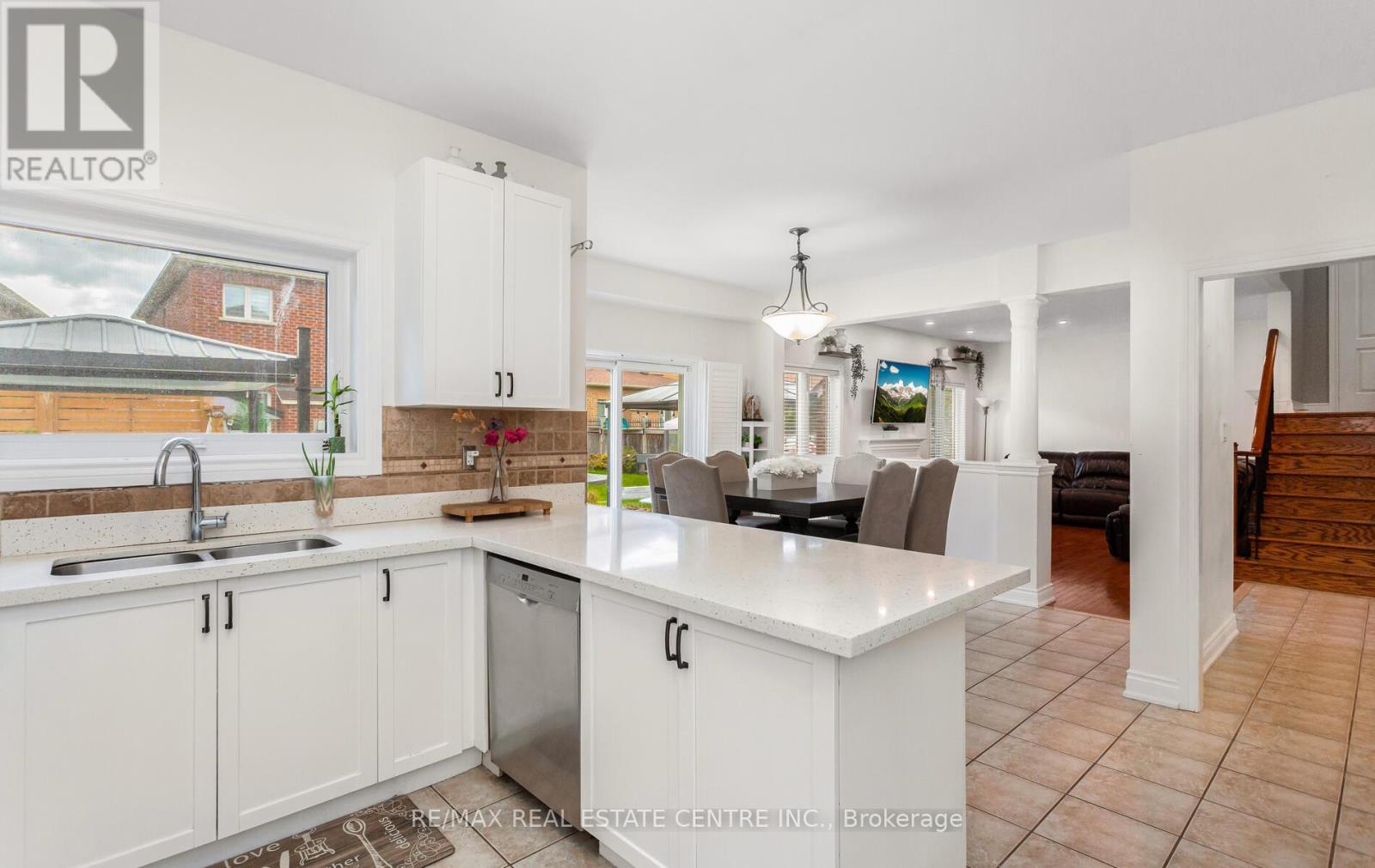 26 Saint Hubert Drive, Brampton, Ontario  L6P 1V7 - Photo 19 - W12464869