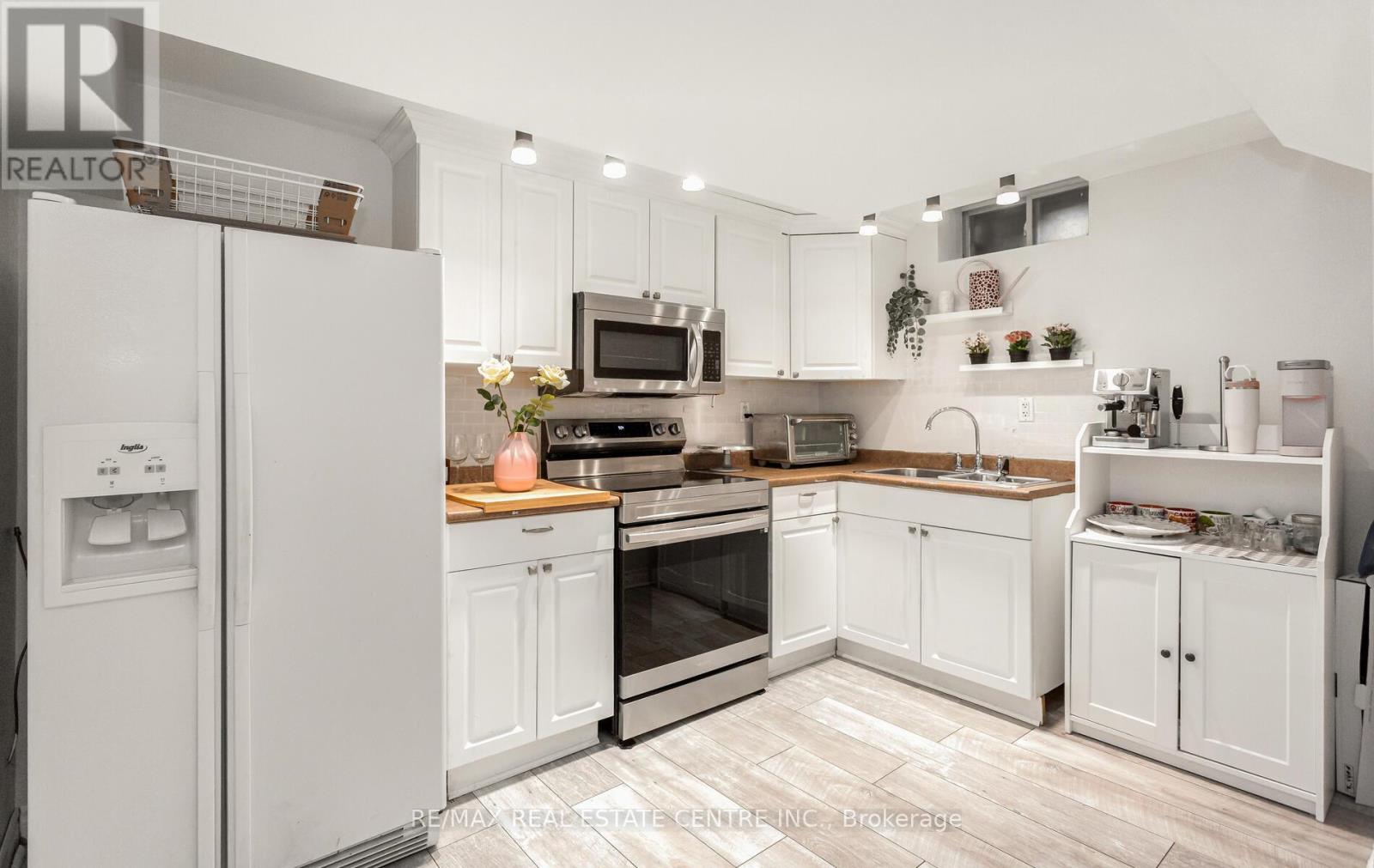 26 Saint Hubert Drive, Brampton, Ontario  L6P 1V7 - Photo 46 - W12464869