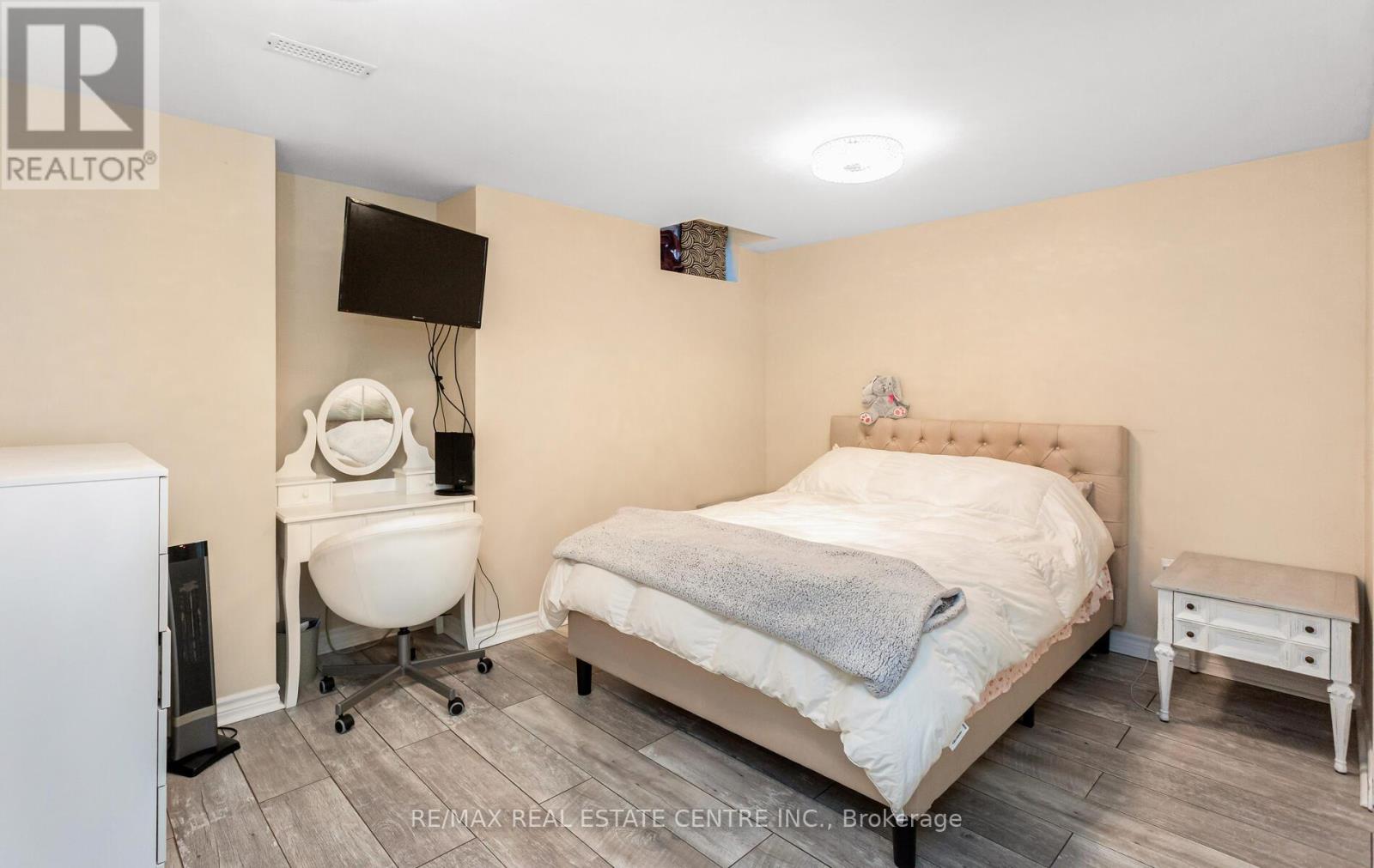 26 Saint Hubert Drive, Brampton, Ontario  L6P 1V7 - Photo 47 - W12464869