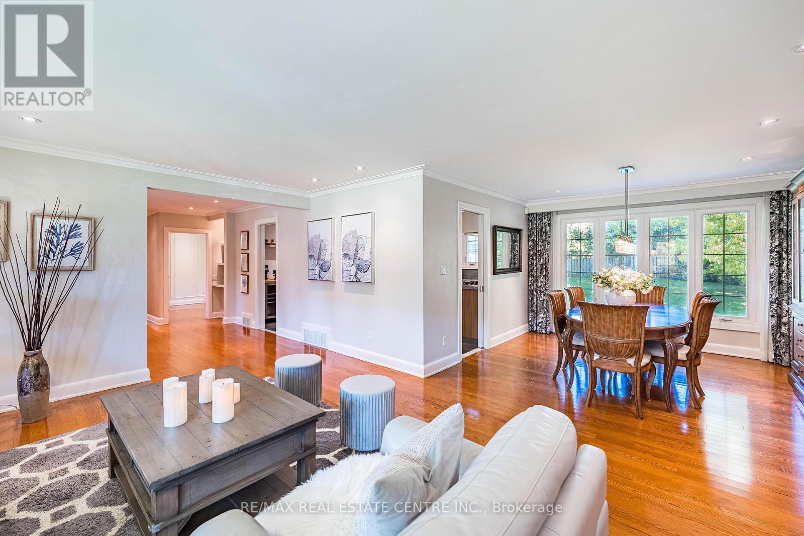 16 Aylesbury Road, Toronto, Ontario  M9A 2M5 - Photo 11 - W12464877
