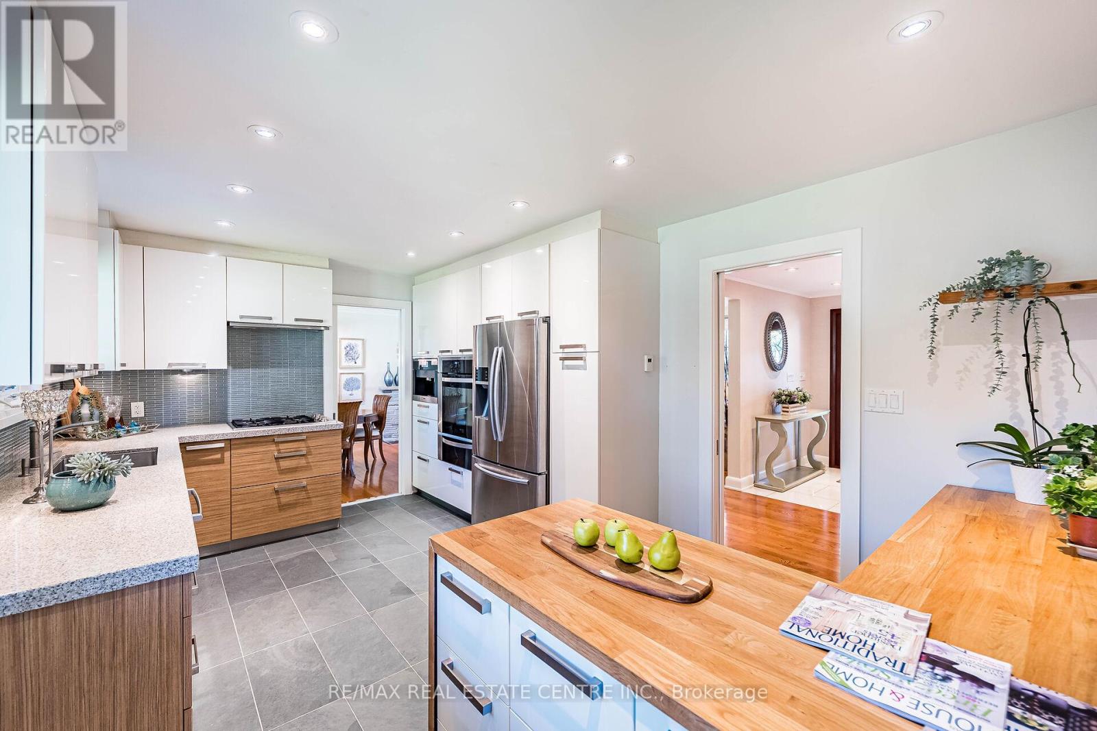 16 Aylesbury Road, Toronto, Ontario  M9A 2M5 - Photo 16 - W12464877