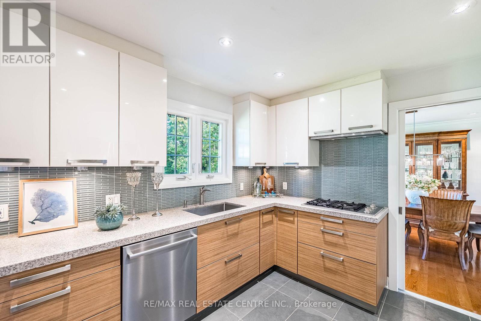 16 Aylesbury Road, Toronto, Ontario  M9A 2M5 - Photo 20 - W12464877