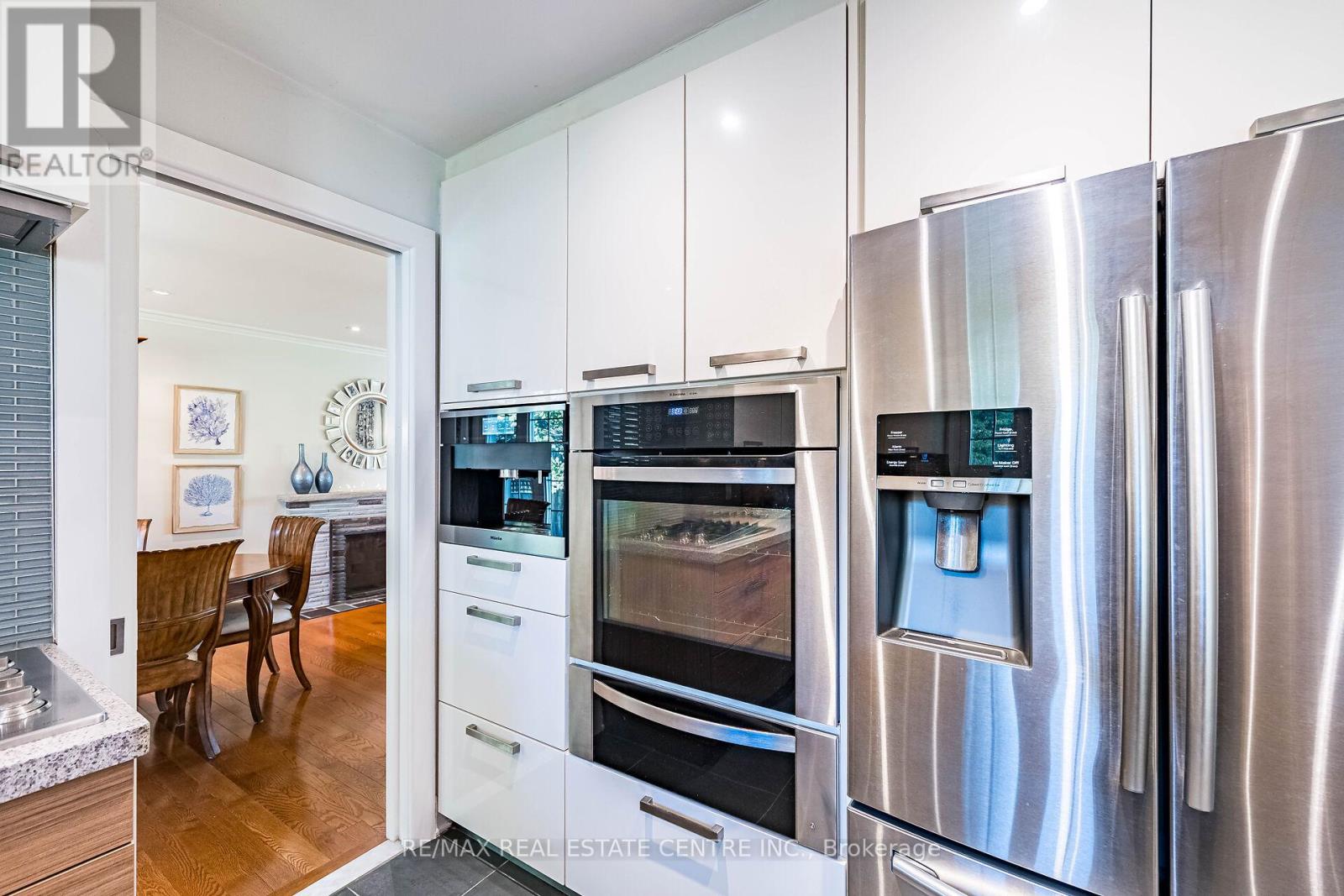 16 Aylesbury Road, Toronto, Ontario  M9A 2M5 - Photo 21 - W12464877
