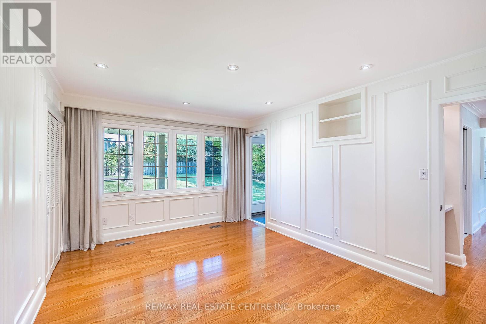 16 Aylesbury Road, Toronto, Ontario  M9A 2M5 - Photo 25 - W12464877