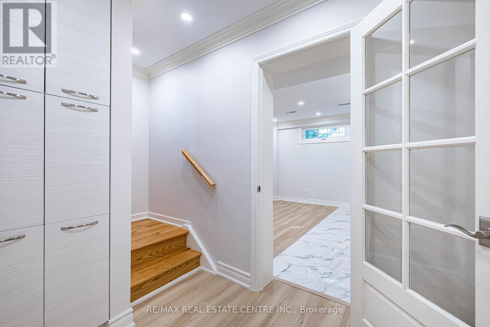 16 Aylesbury Road, Toronto, Ontario  M9A 2M5 - Photo 36 - W12464877