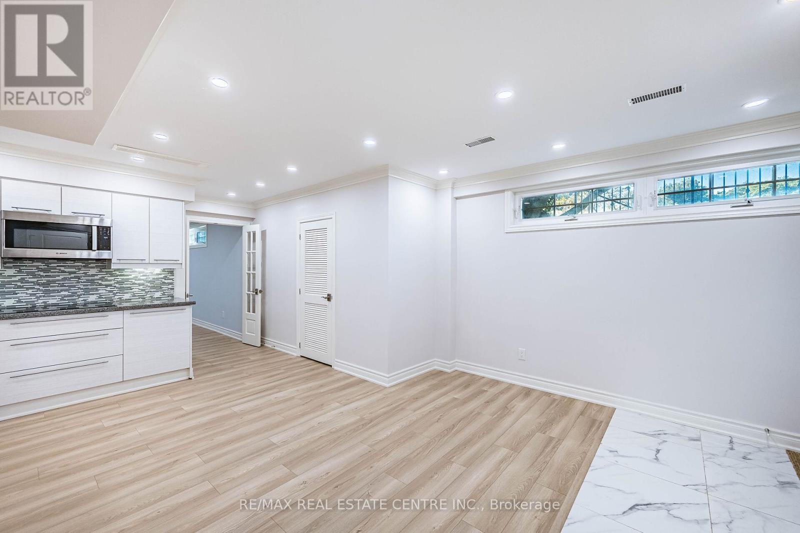 16 Aylesbury Road, Toronto, Ontario  M9A 2M5 - Photo 37 - W12464877
