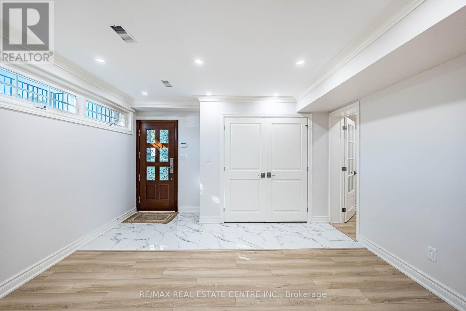 16 Aylesbury Road, Toronto, Ontario  M9A 2M5 - Photo 38 - W12464877