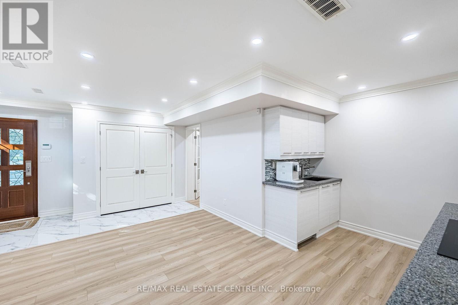 16 Aylesbury Road, Toronto, Ontario  M9A 2M5 - Photo 39 - W12464877
