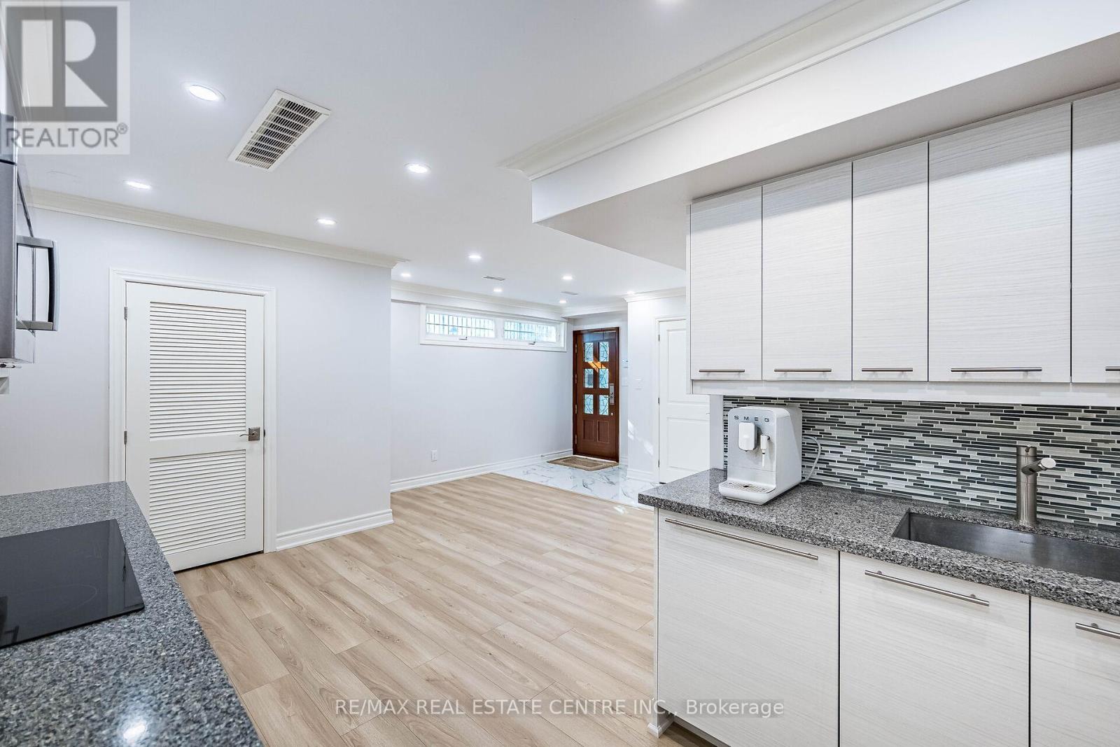 16 Aylesbury Road, Toronto, Ontario  M9A 2M5 - Photo 40 - W12464877