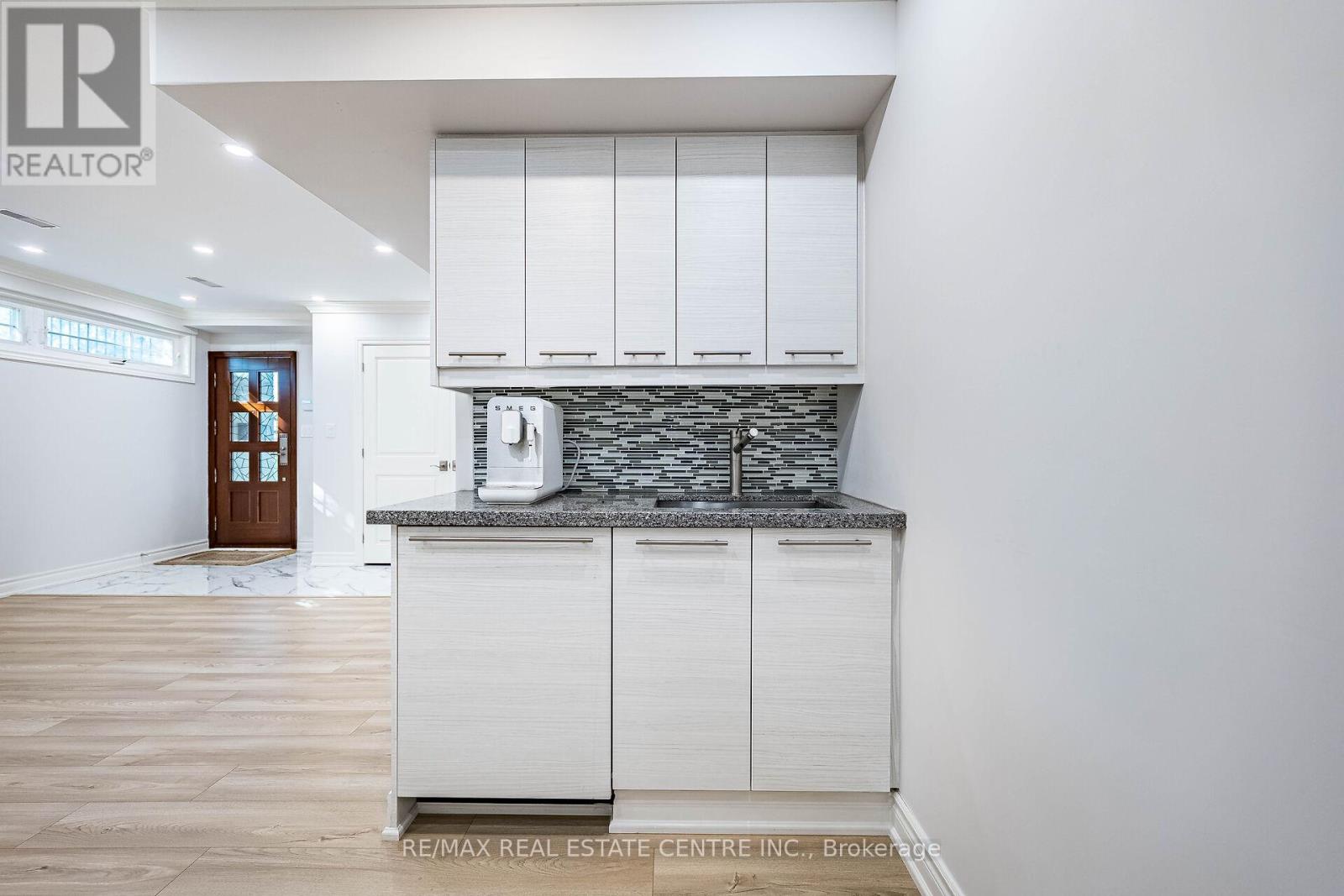 16 Aylesbury Road, Toronto, Ontario  M9A 2M5 - Photo 41 - W12464877