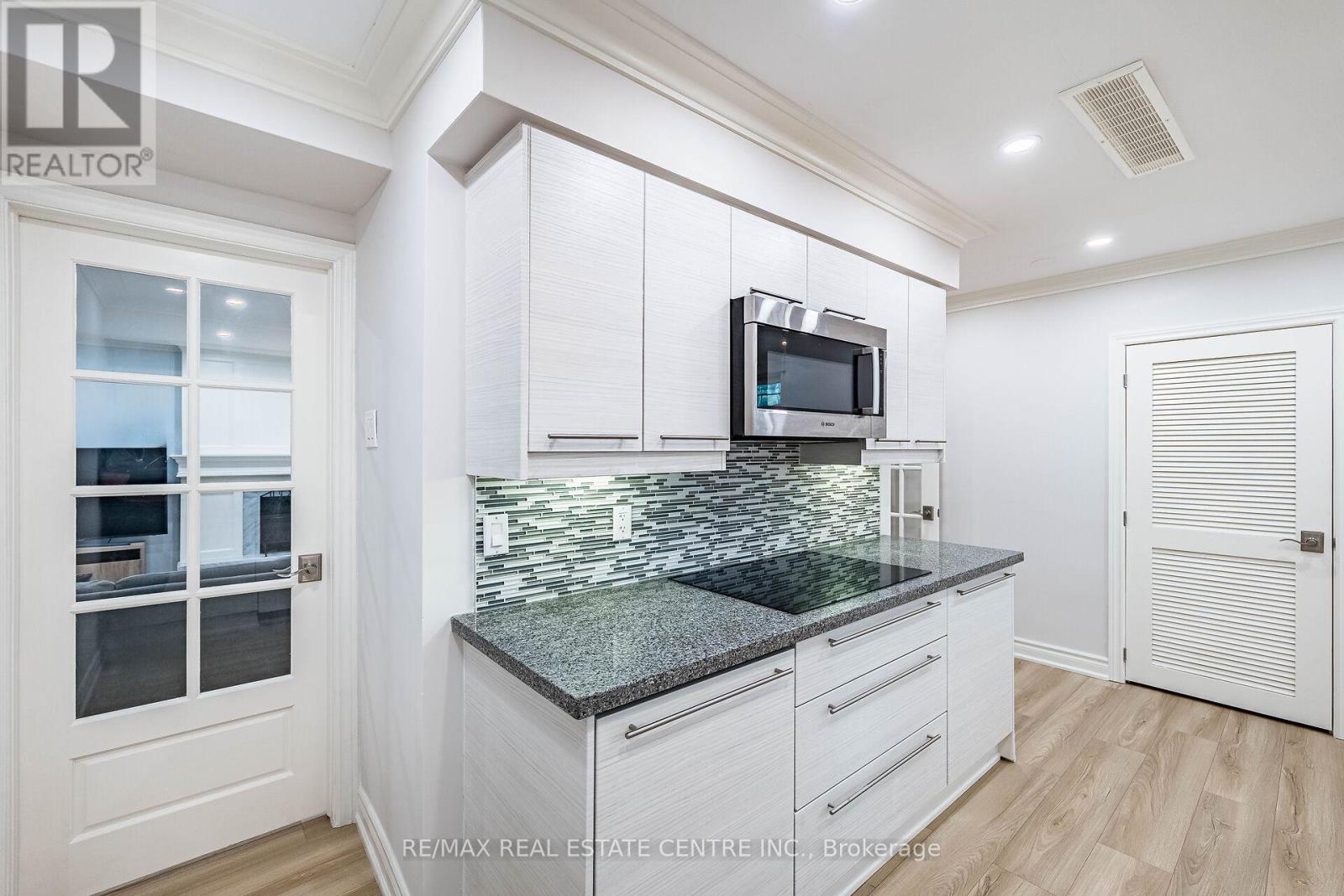 16 Aylesbury Road, Toronto, Ontario  M9A 2M5 - Photo 42 - W12464877