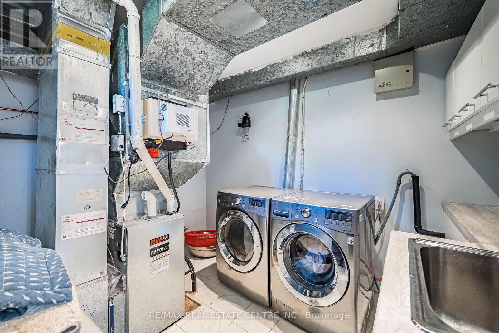 16 Aylesbury Road, Toronto, Ontario  M9A 2M5 - Photo 46 - W12464877
