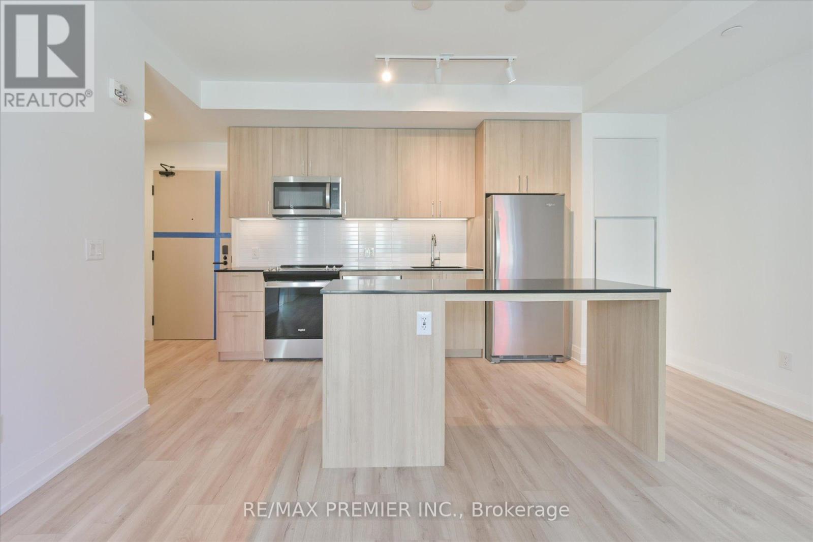 324 - 3250 Carding Mill Trail, Oakville, Ontario  L6M 1L3 - Photo 4 - W12457870