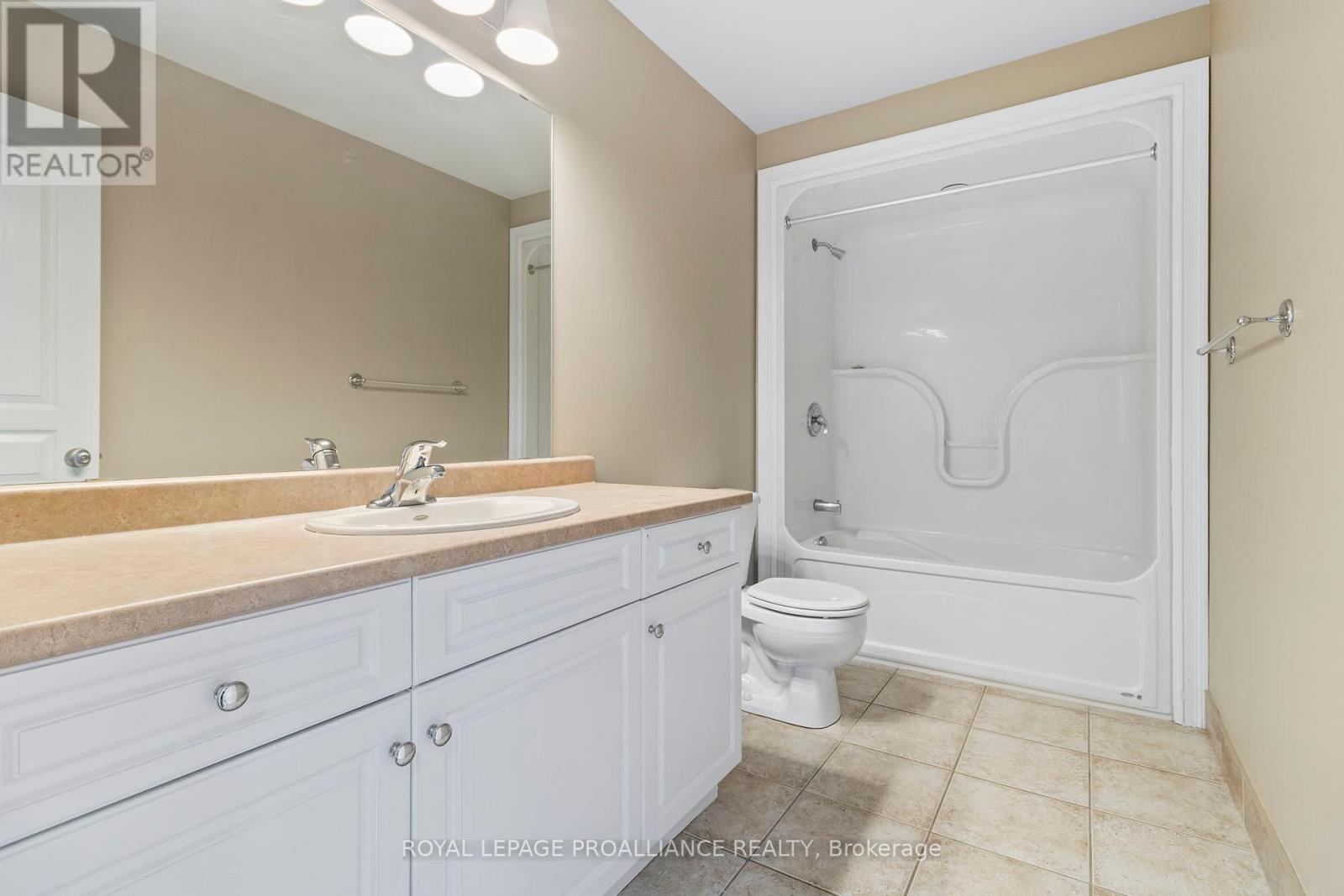 1009 Crestwood Drive, Brockville, Ontario  K6V 7N1 - Photo 28 - X12464947
