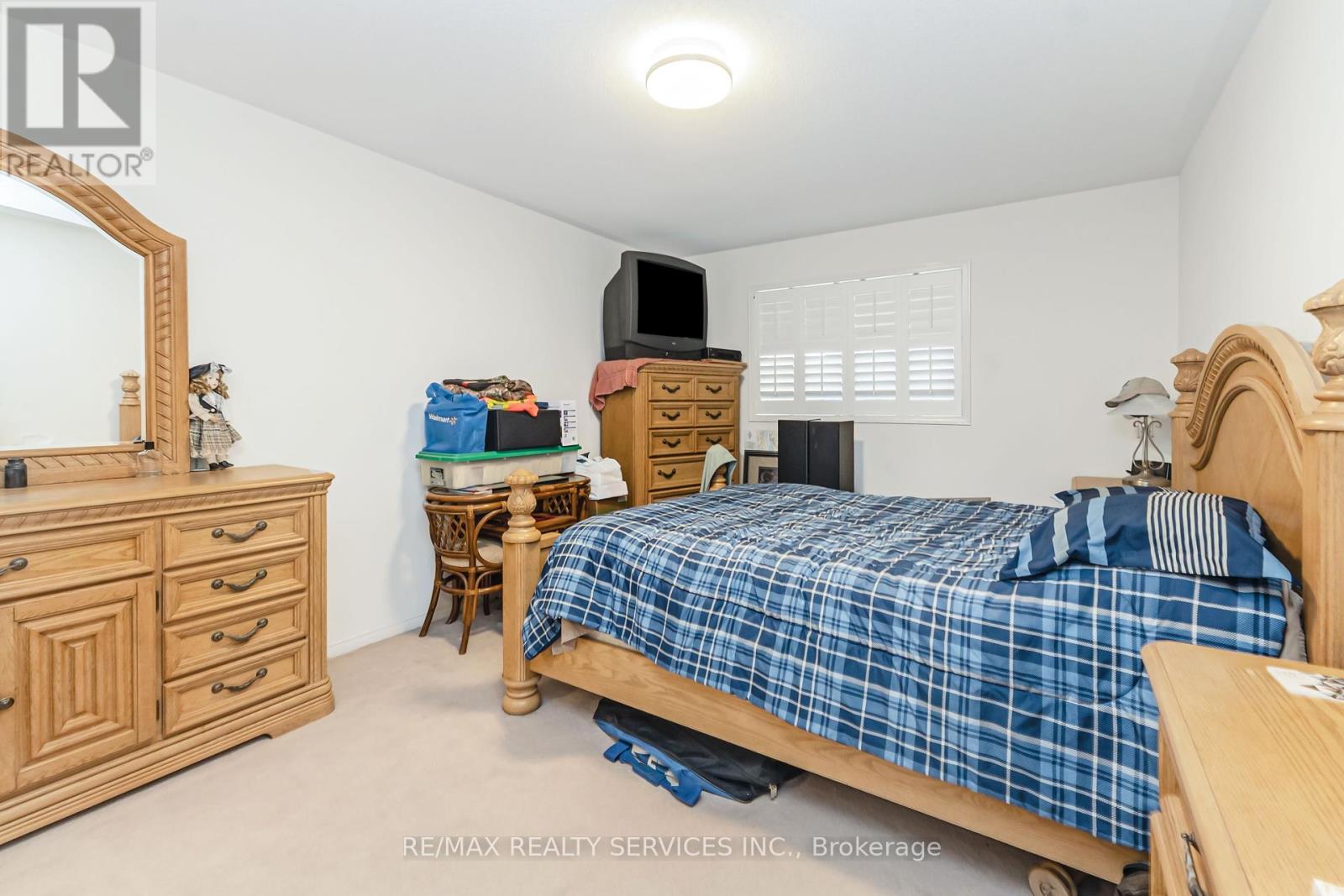12 Commodore Drive, Brampton (Credit Valley), Ontario  L6X 0S4 - Photo 20 - W12464389