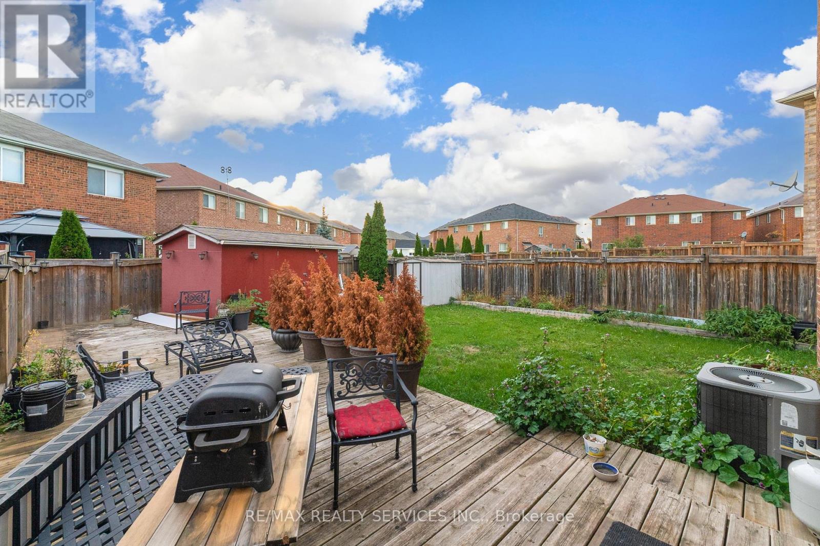 12 Commodore Drive, Brampton (Credit Valley), Ontario  L6X 0S4 - Photo 37 - W12464389