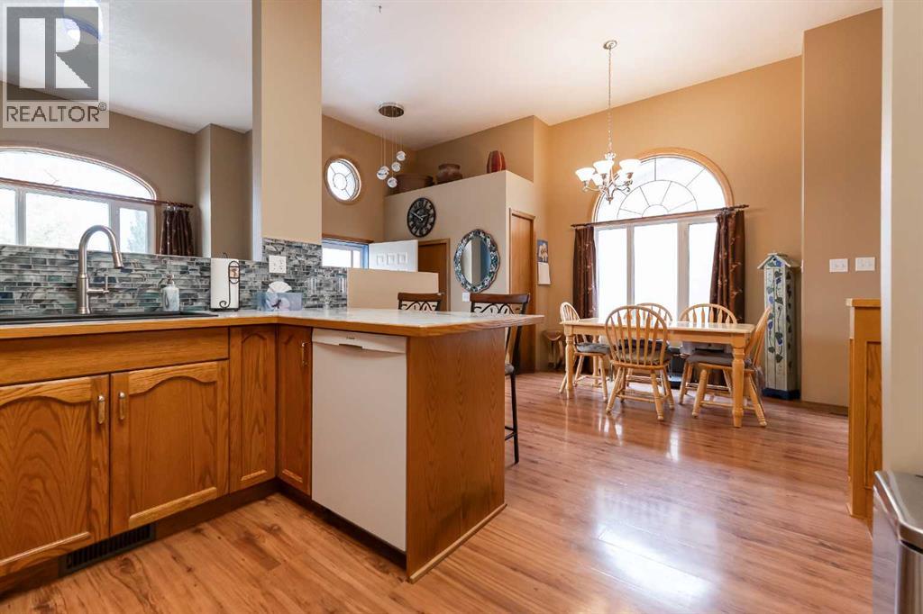 207 Mt Crandell Crescent W, Lethbridge, Alberta  T1K 6M6 - Photo 13 - A2263980