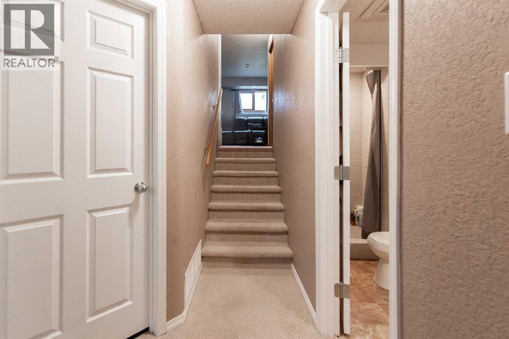 207 Mt Crandell Crescent W, Lethbridge, Alberta  T1K 6M6 - Photo 39 - A2263980