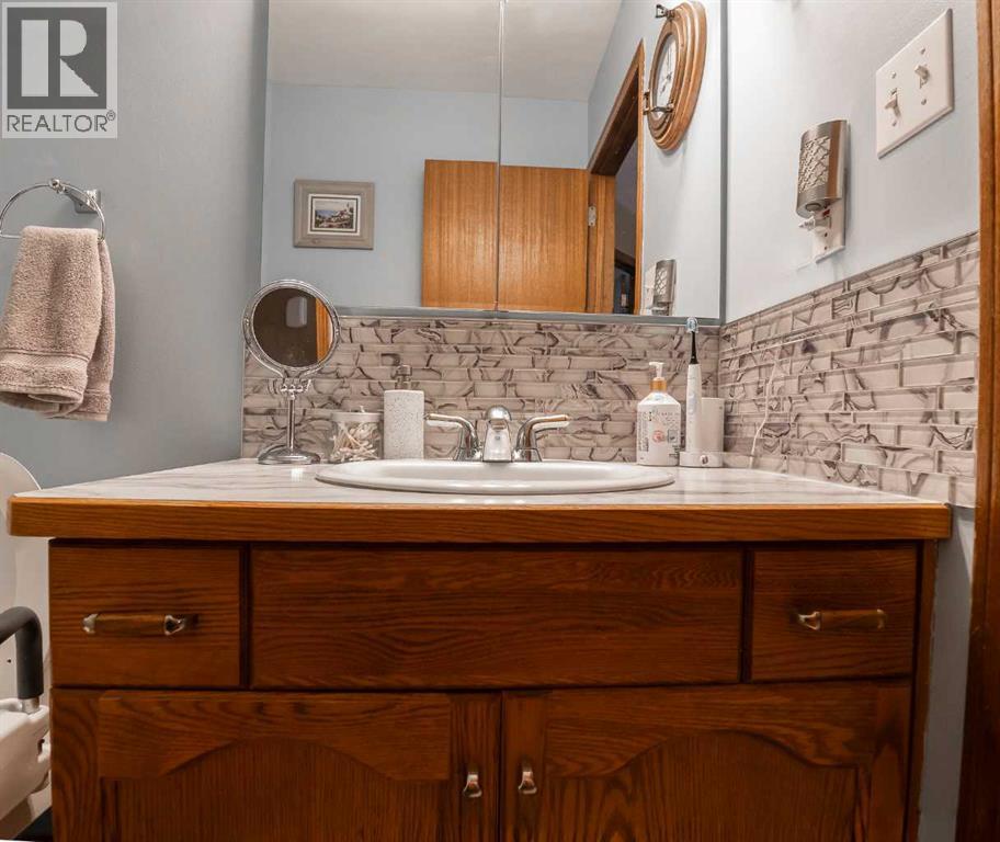 207 Mt Crandell Crescent W, Lethbridge, Alberta  T1K 6M6 - Photo 25 - A2263980