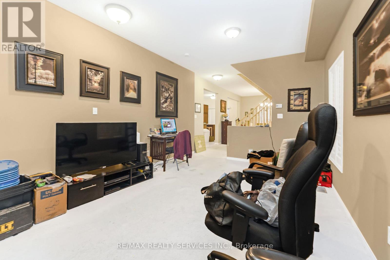 12 Commodore Drive, Brampton (Credit Valley), Ontario  L6X 0S4 - Photo 7 - W12464389