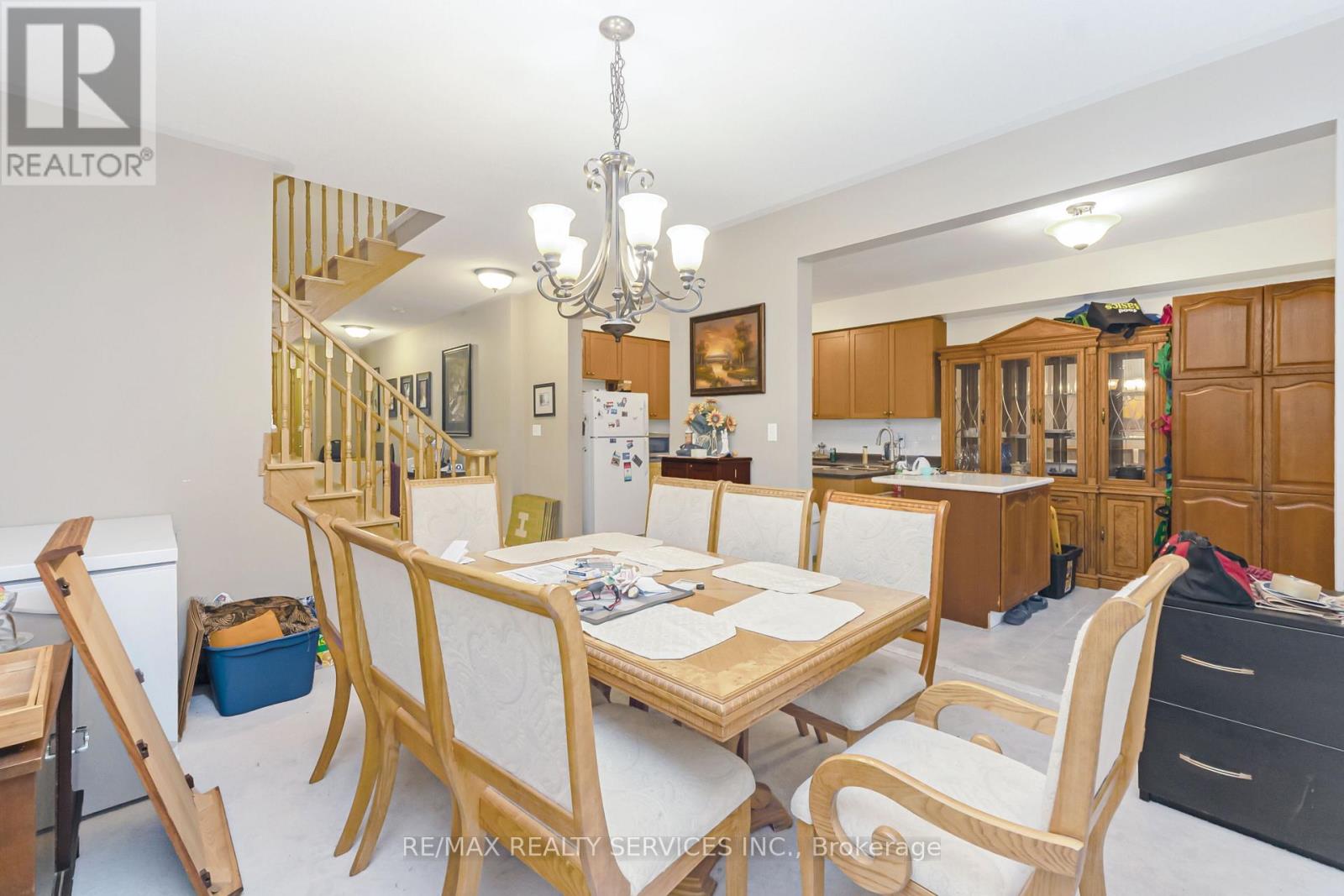 12 Commodore Drive, Brampton (Credit Valley), Ontario  L6X 0S4 - Photo 12 - W12464389