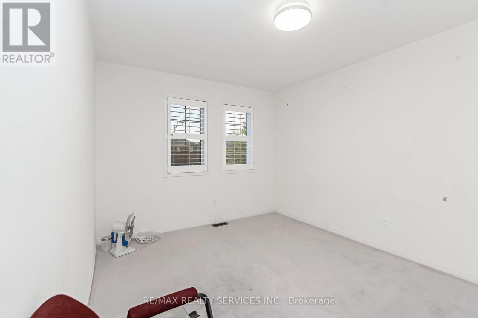 12 Commodore Drive, Brampton (Credit Valley), Ontario  L6X 0S4 - Photo 27 - W12464389