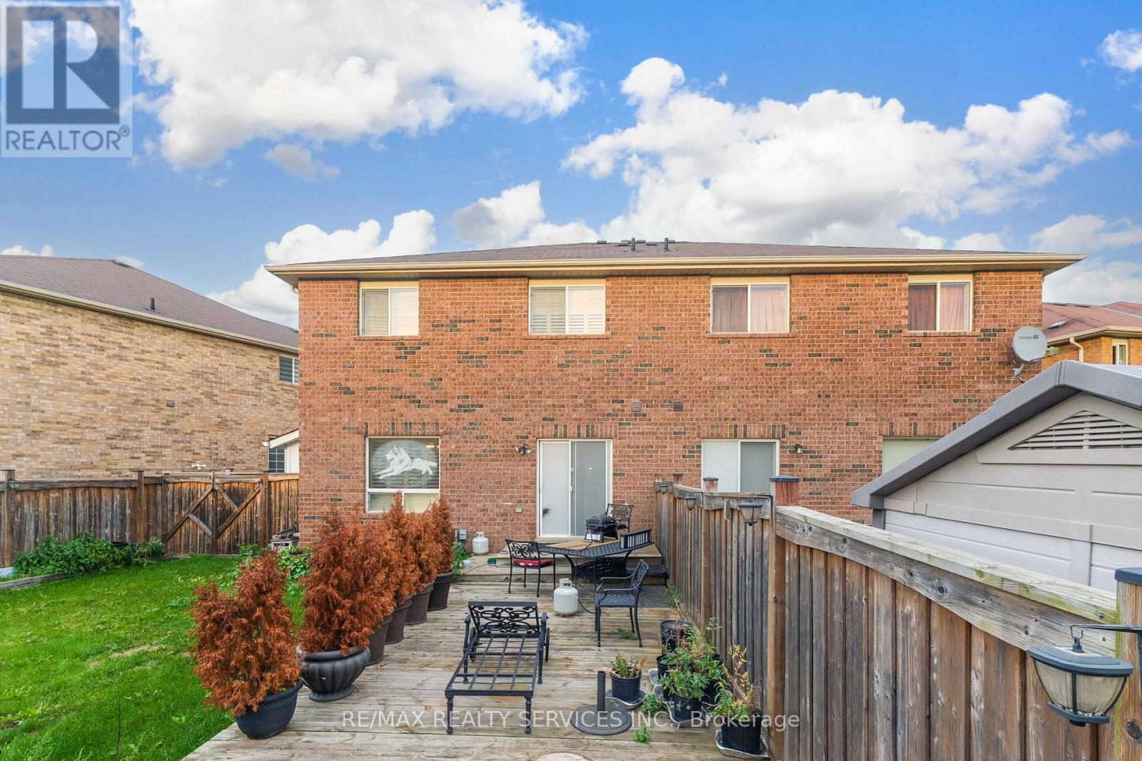 12 Commodore Drive, Brampton (Credit Valley), Ontario  L6X 0S4 - Photo 34 - W12464389