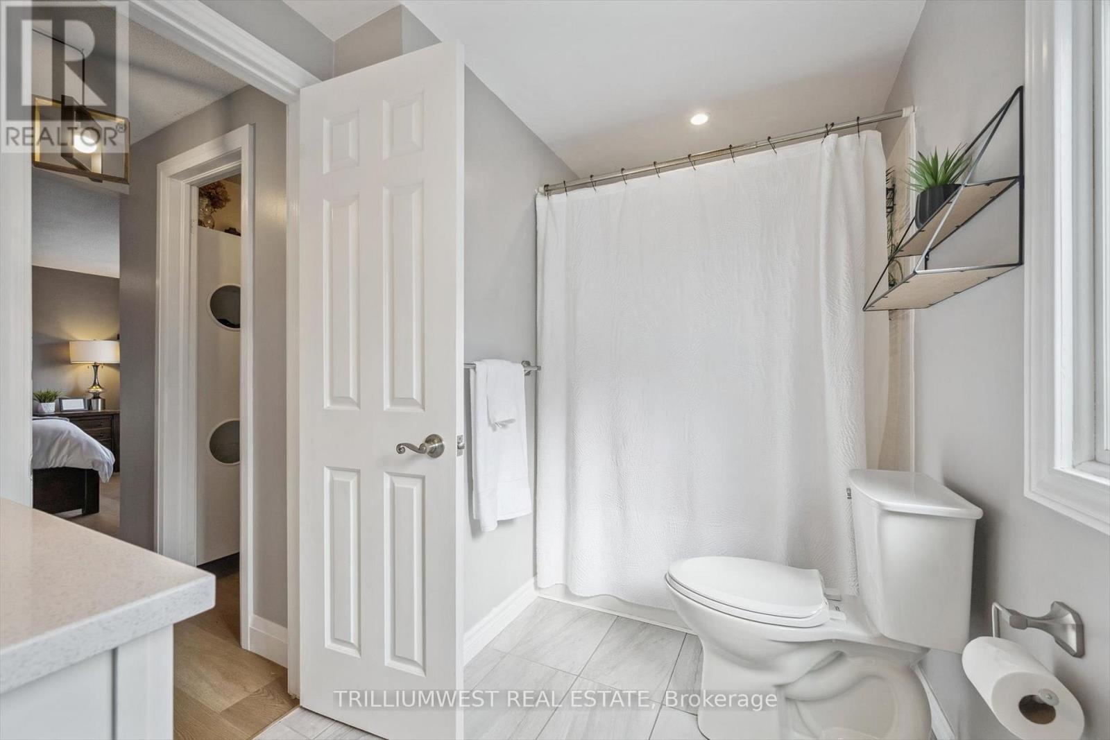 99 Deerwood Crescent, Kitchener, Ontario  N2N 1R4 - Photo 19 - X12464810
