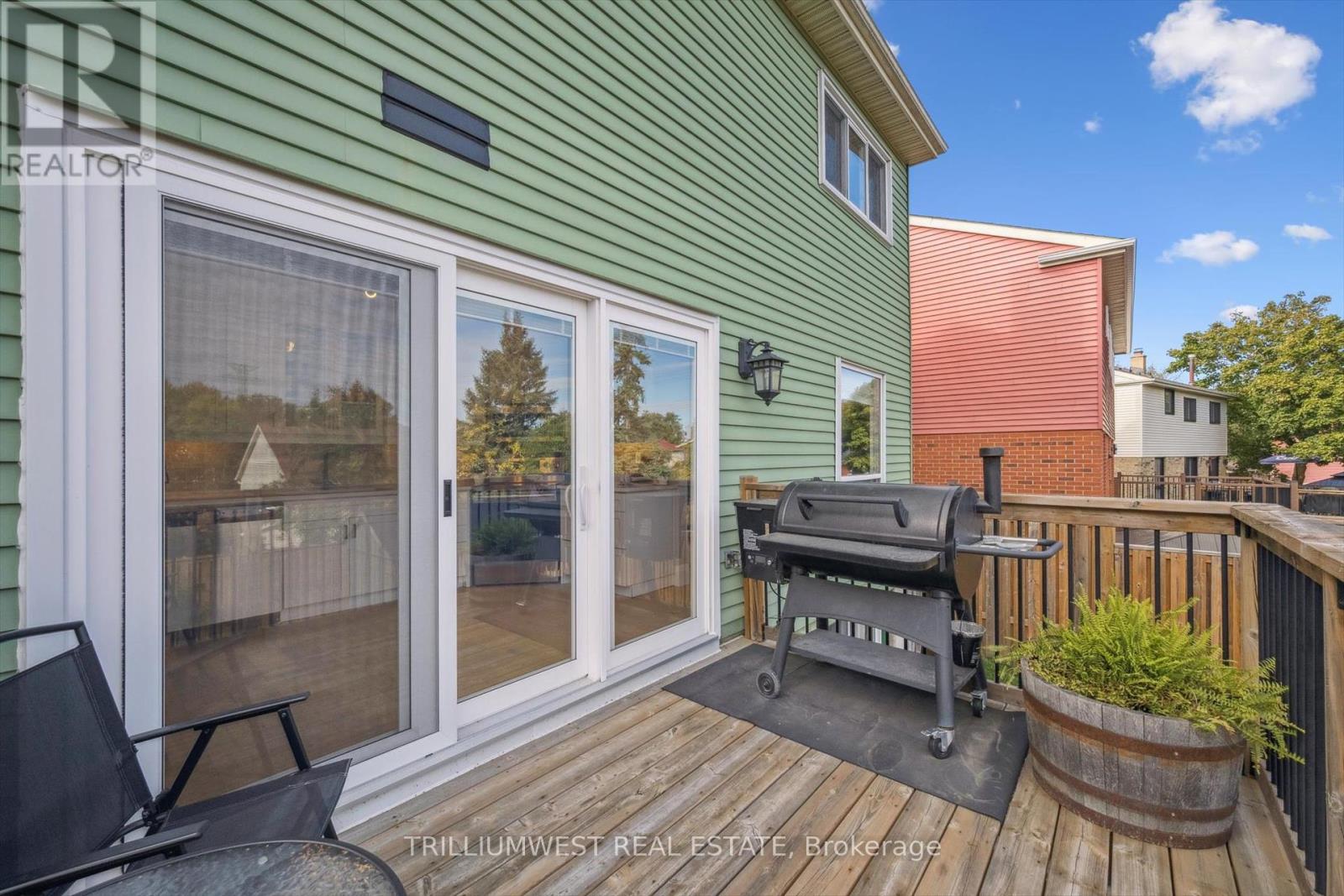 99 Deerwood Crescent, Kitchener, Ontario  N2N 1R4 - Photo 31 - X12464810