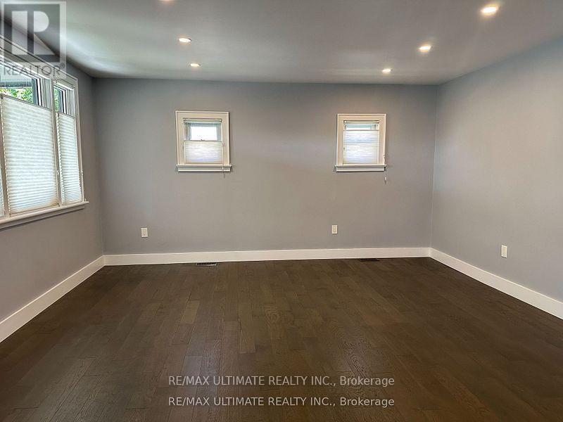 10 Columbia Street, St. Catharines, Ontario  L2R 5H6 - Photo 7 - X12464813