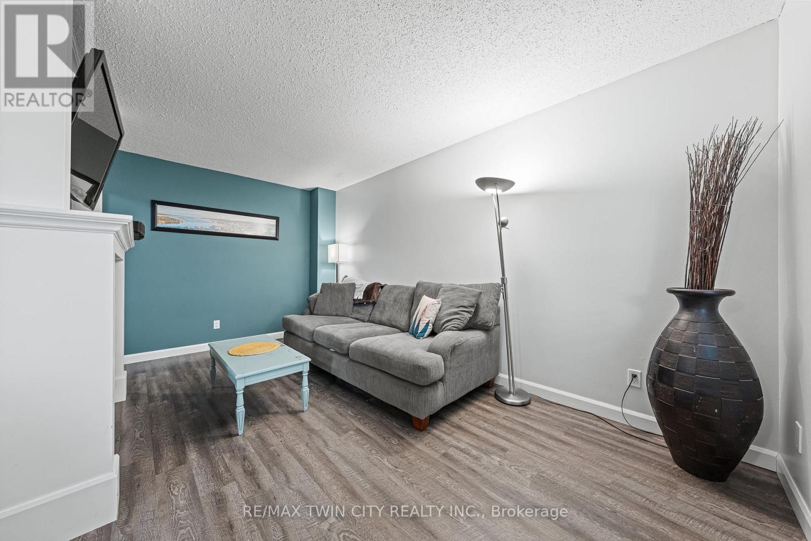 21 Graystone Court, Brant, Ontario  N3L 3Y1 - Photo 12 - X12464818