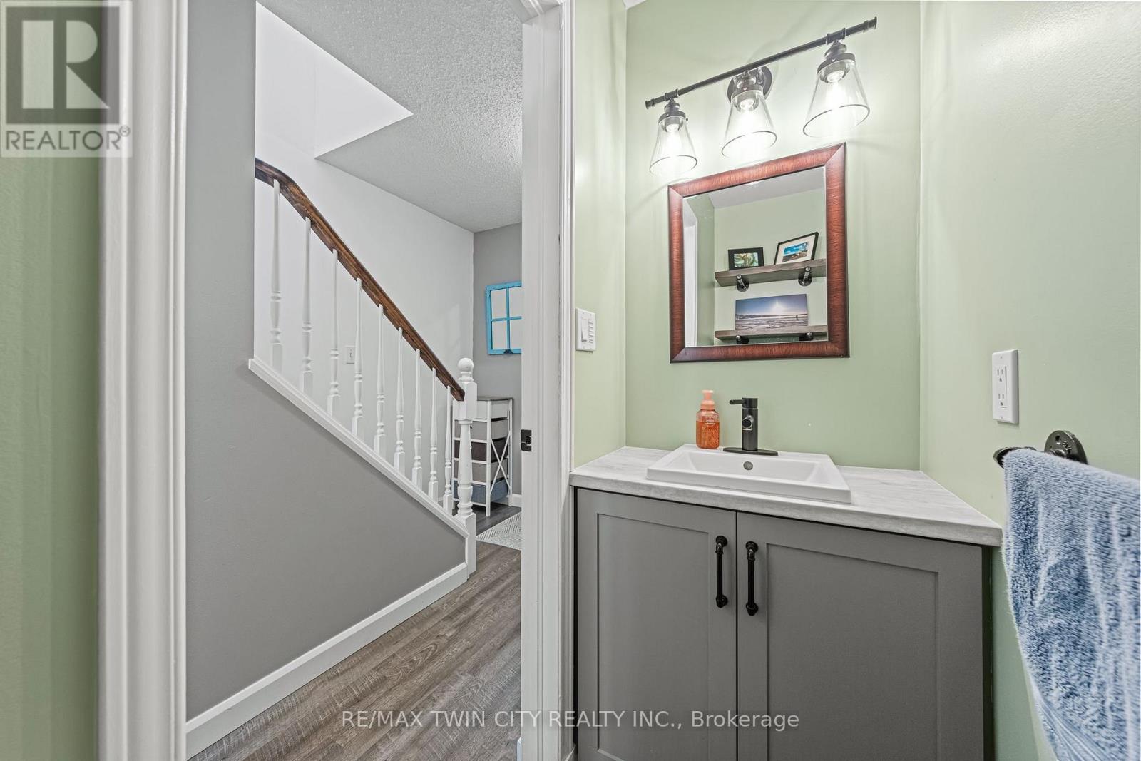 21 Graystone Court, Brant, Ontario  N3L 3Y1 - Photo 15 - X12464818