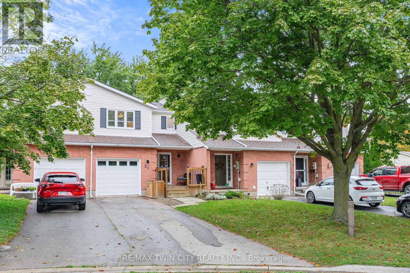 21 Graystone Court, Brant, Ontario  N3L 3Y1 - Photo 2 - X12464818