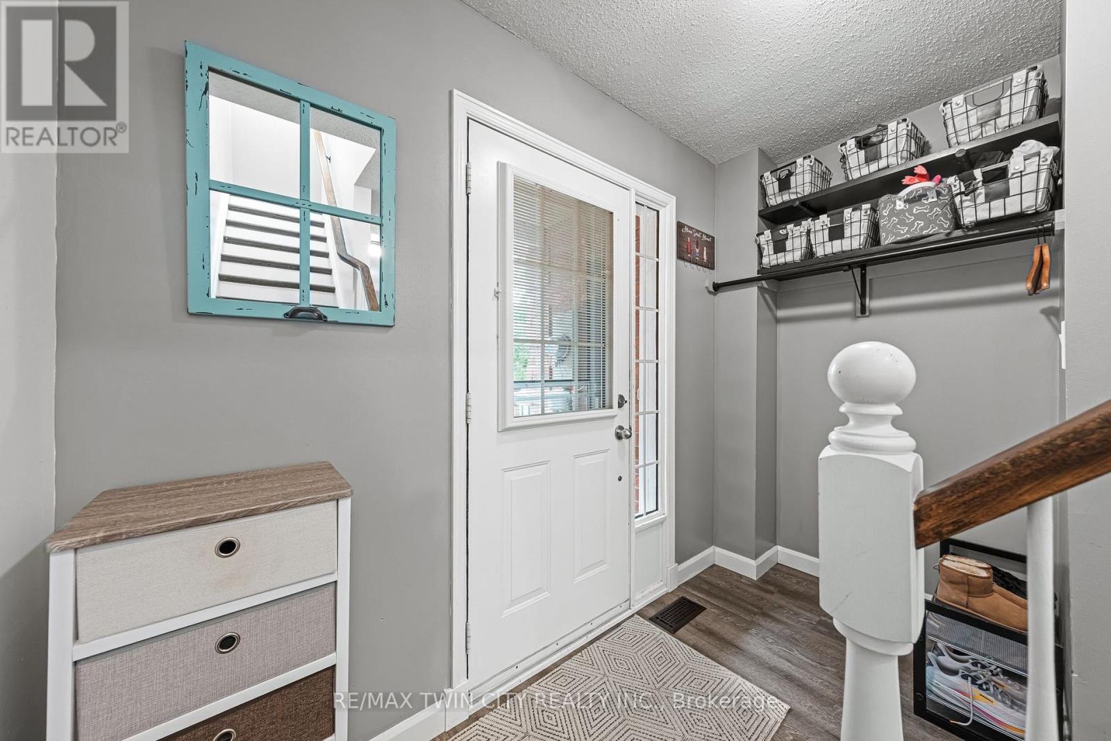 21 Graystone Court, Brant, Ontario  N3L 3Y1 - Photo 3 - X12464818