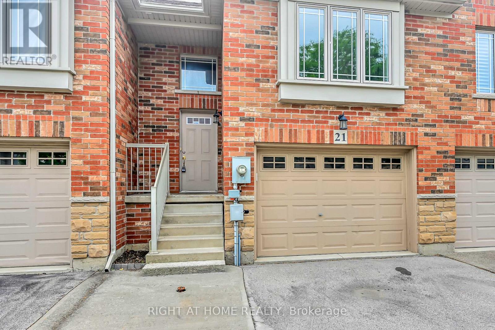 21 - 242 Upper Mount Albion Road, Hamilton, Ontario  L8J 0B1 - Photo 2 - X12464831