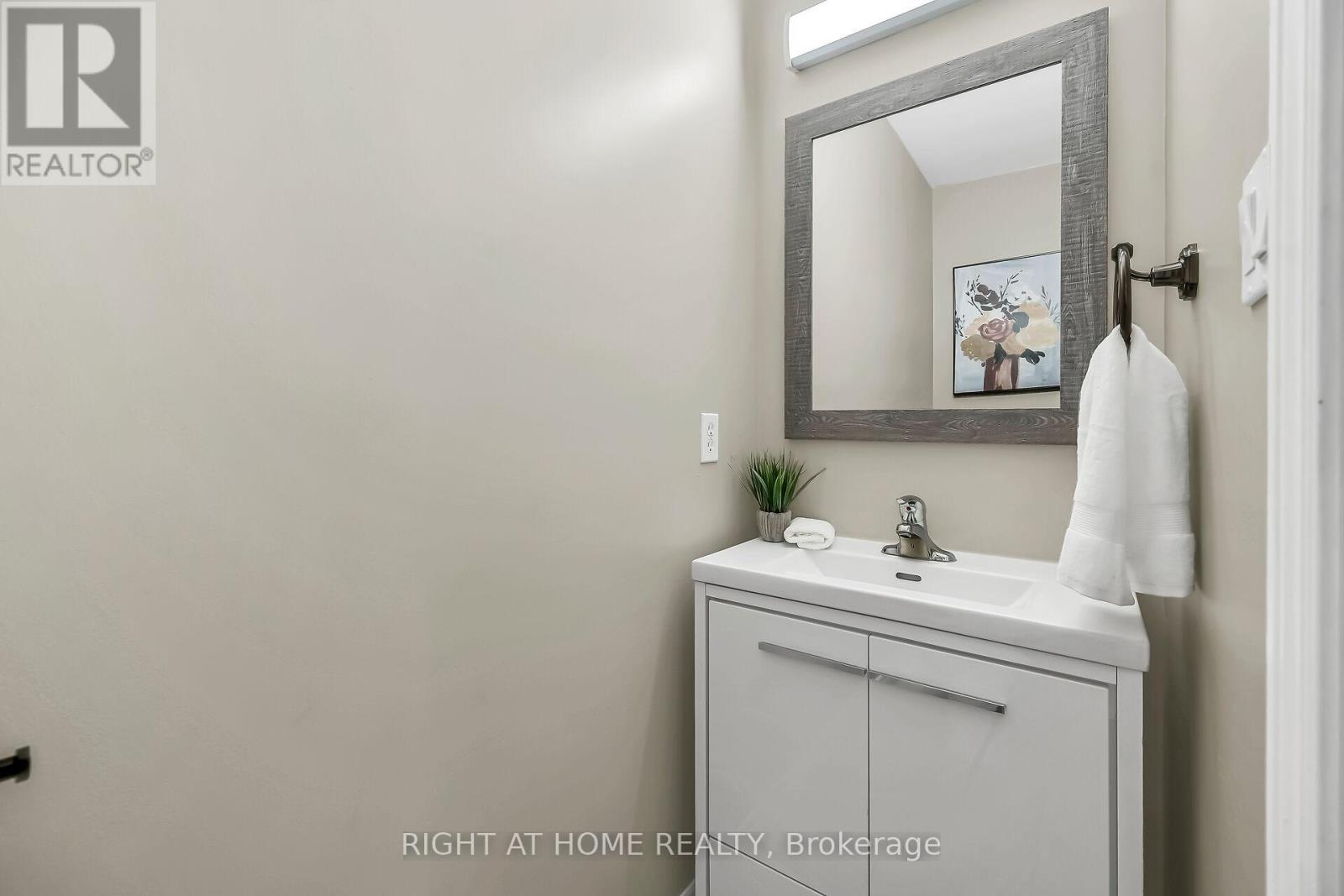 21 - 242 Upper Mount Albion Road, Hamilton, Ontario  L8J 0B1 - Photo 23 - X12464831