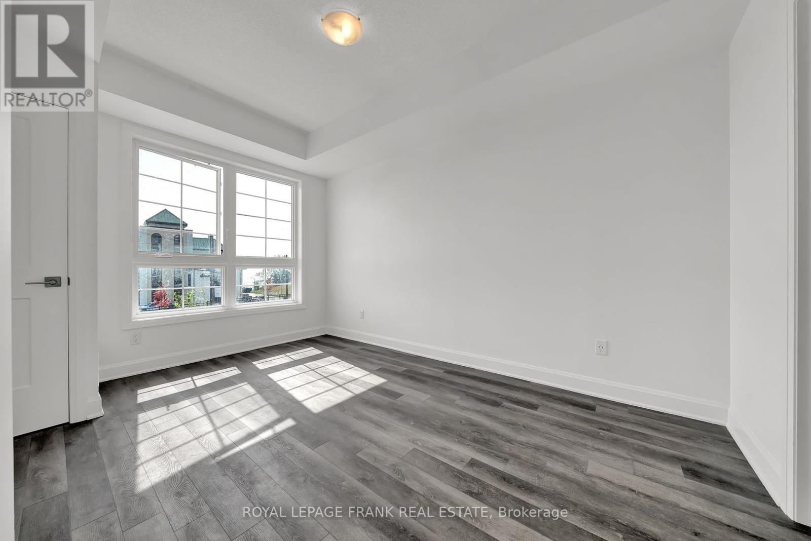 216 - 50 Lakebreeze Drive, Clarington, Ontario  L1B 0V9 - Photo 12 - E12464887