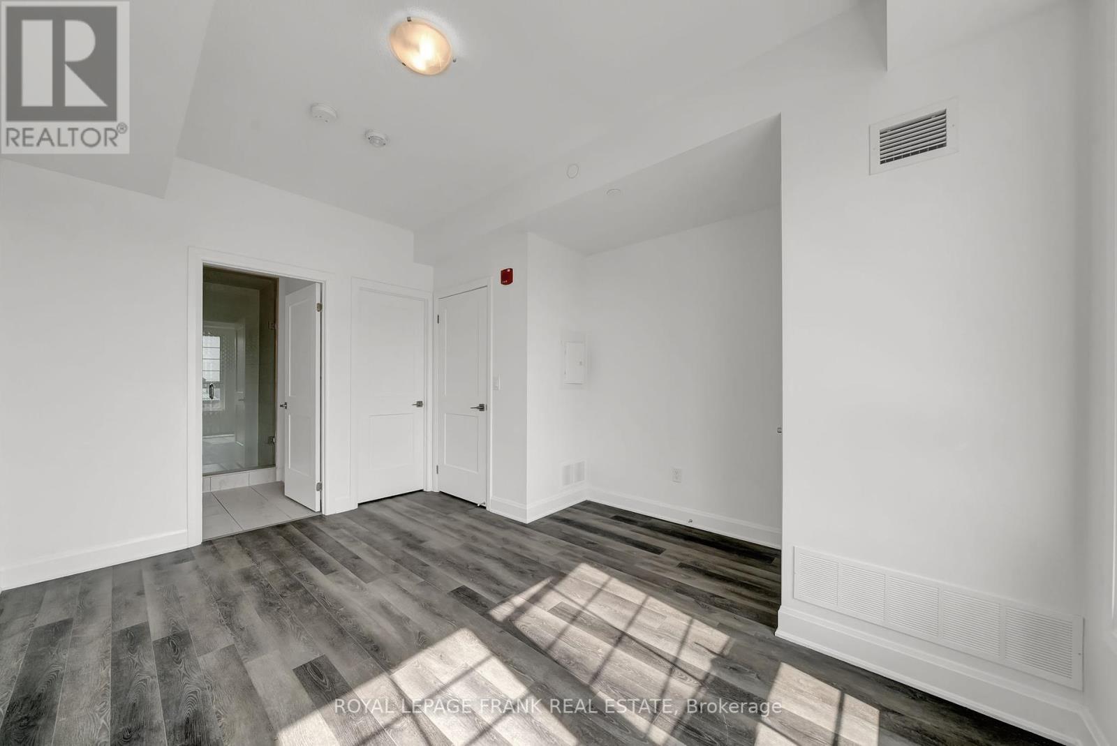 216 - 50 Lakebreeze Drive, Clarington, Ontario  L1B 0V9 - Photo 14 - E12464887