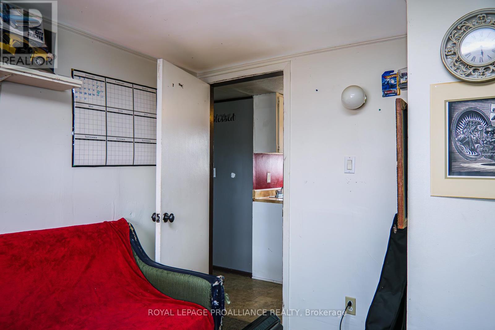 166 West Street, Quinte West, Ontario  K8V 2M7 - Photo 14 - X12464951